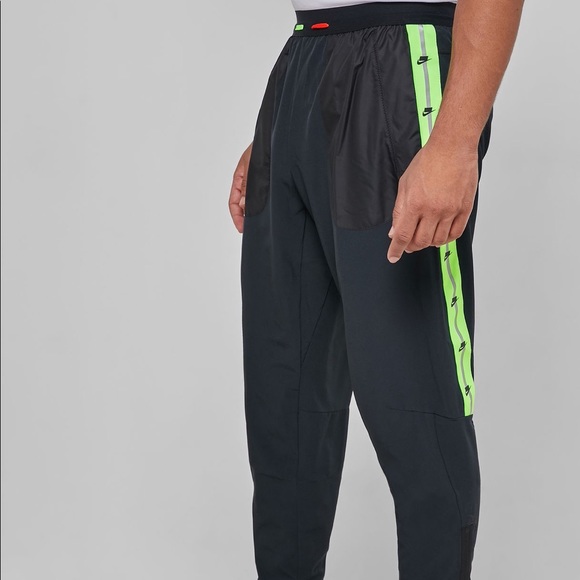 nike wild run bottoms